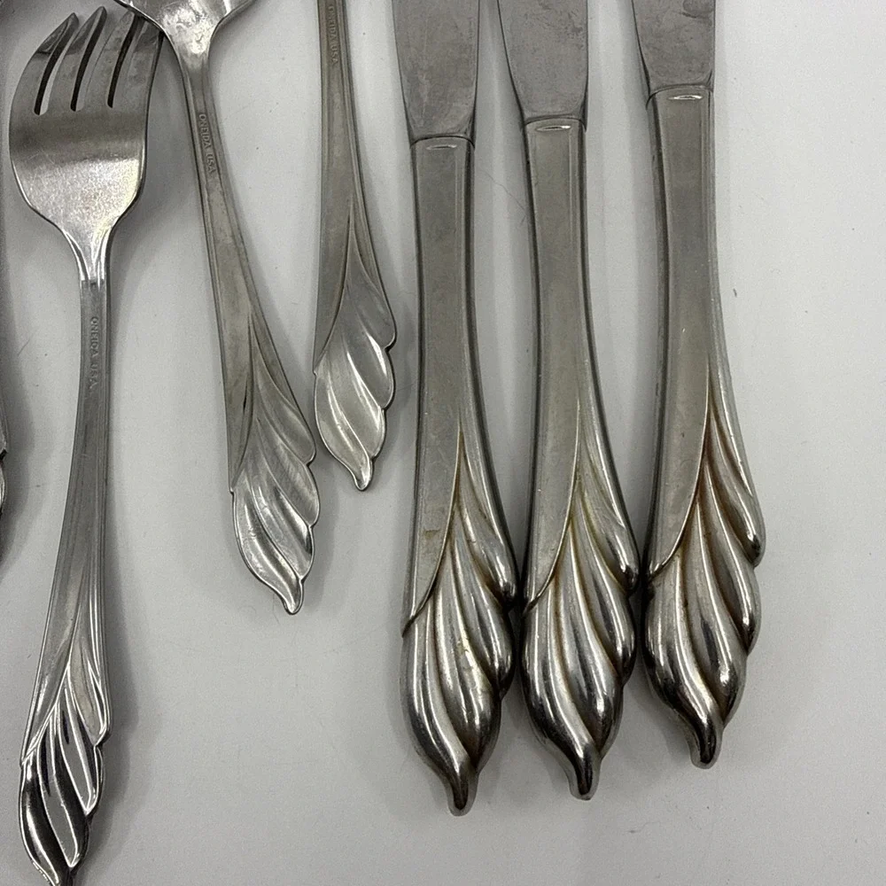 Lot of 10 Oneida USA Stainless Flatware Liberty's Light‎ Forks Spoons Knives